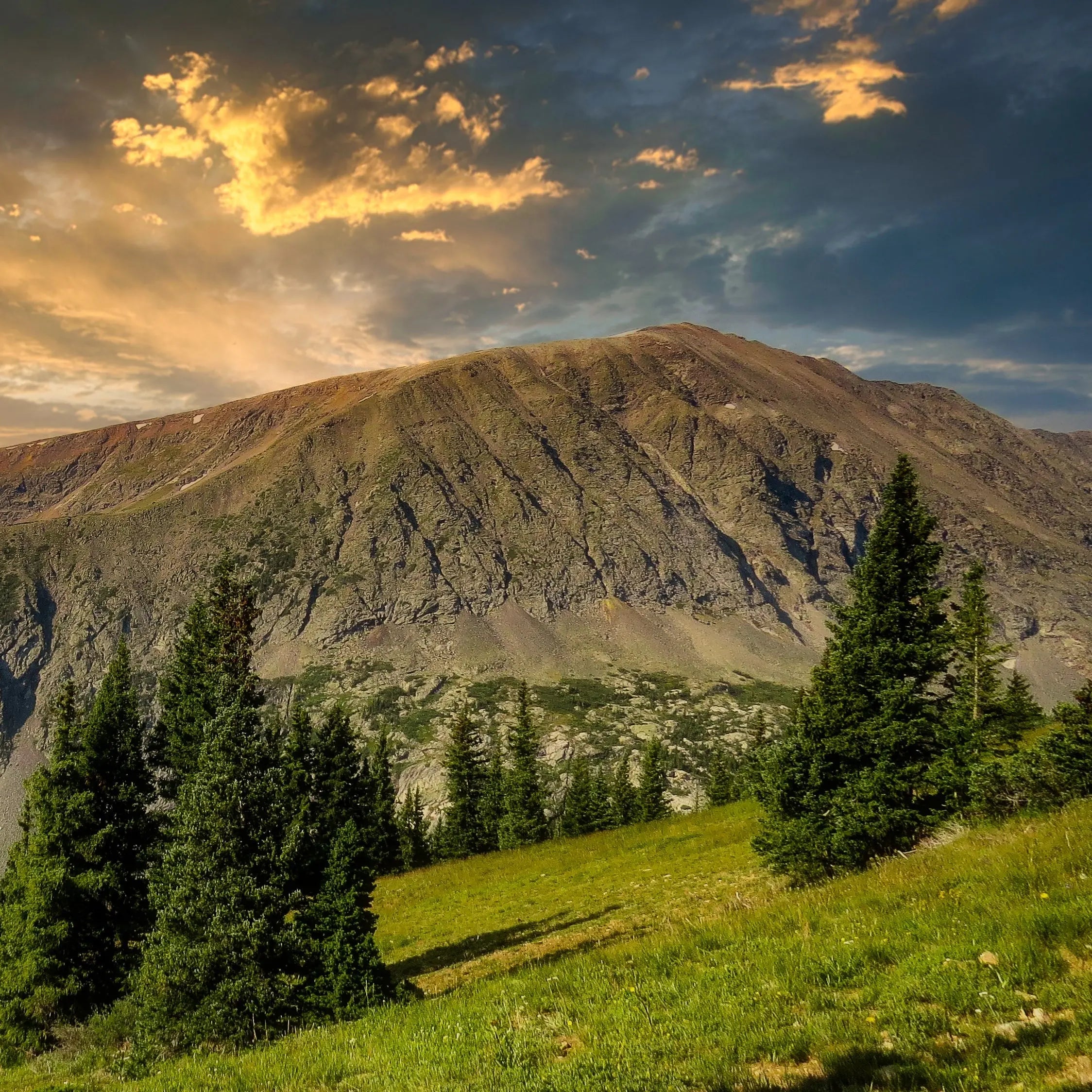 Tenmile-Range Sculpted Peaks