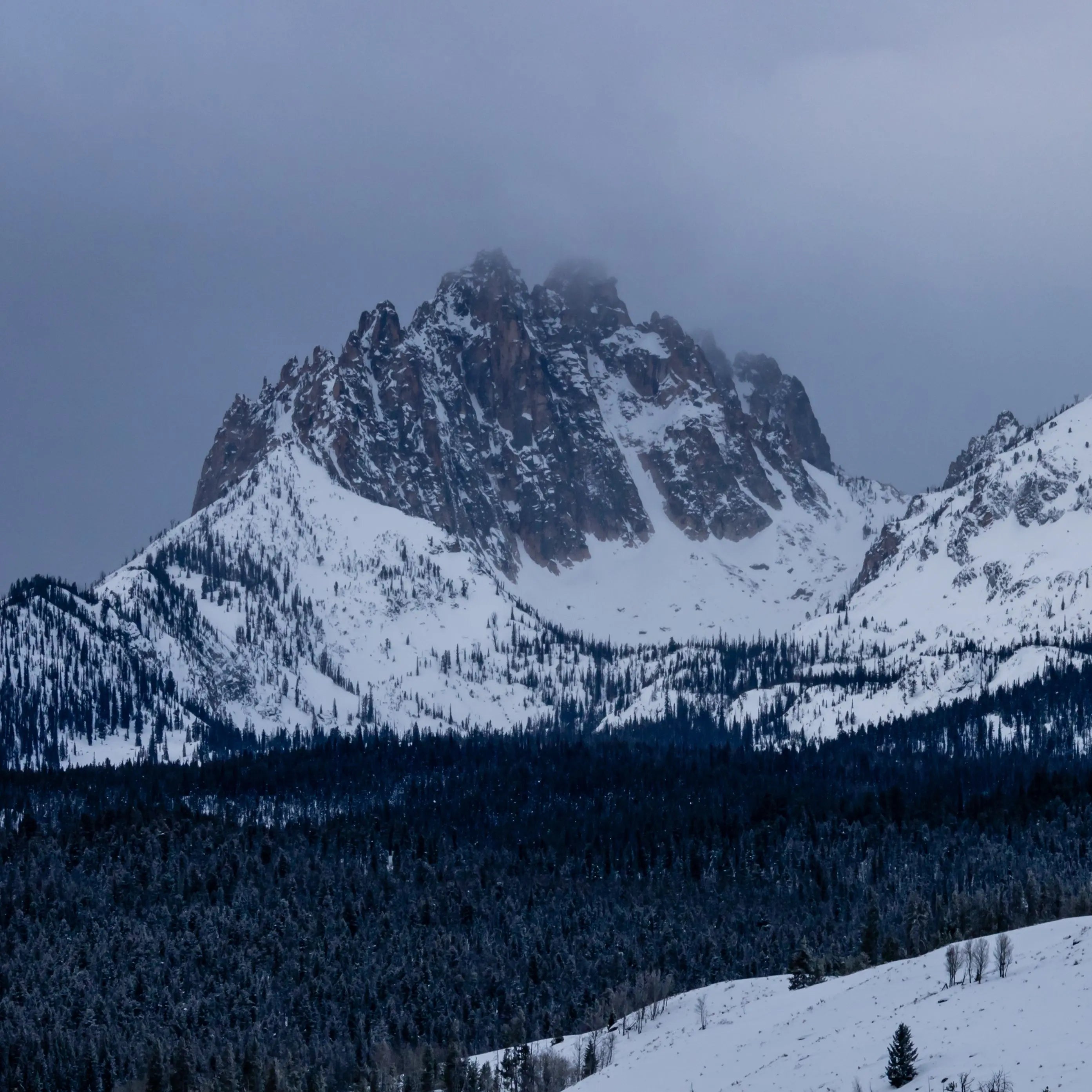 Sawtooth-Range Sculpted Peaks