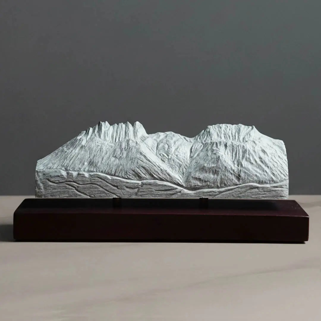 Dents de L’Enfon Sculpture (Haute-Savoie, France) Sculpted Peaks