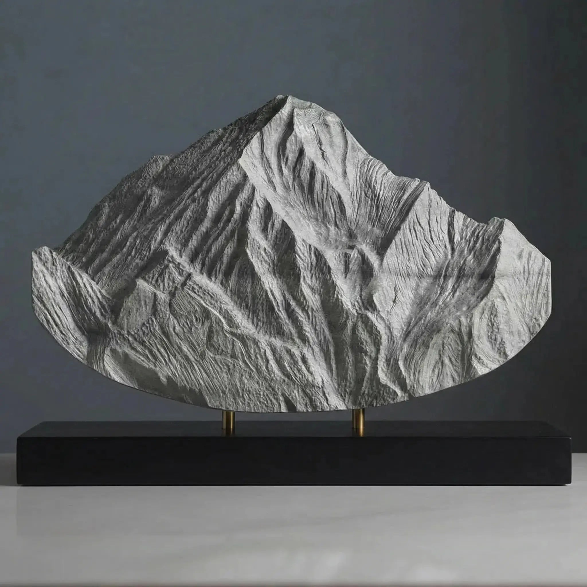 Everest Sculpture w/ Round Bottom (Mahalangur Himal, Nepal–Tibet) Sculpted Peaks