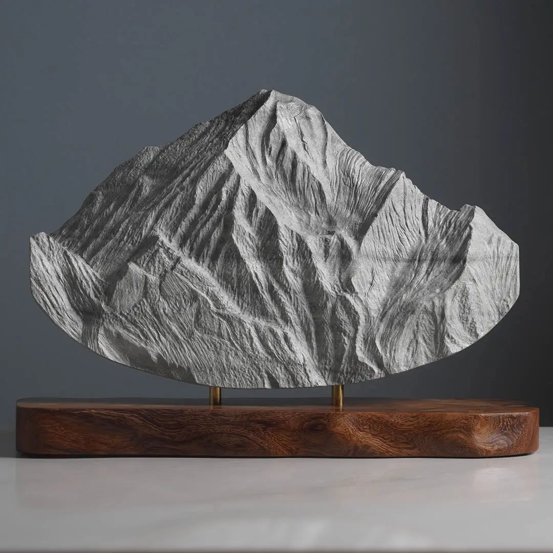 Everest Sculpture w/ Round Bottom (Mahalangur Himal, Nepal–Tibet) Sculpted Peaks