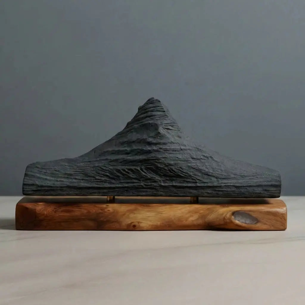 Kirkjufell Sculpture (Iceland) Sculpted Peaks