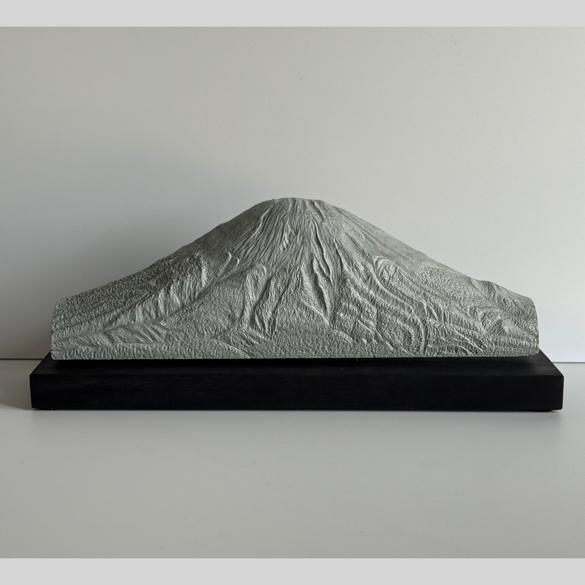 Sculpted Peaks Sculpture SMPL 127