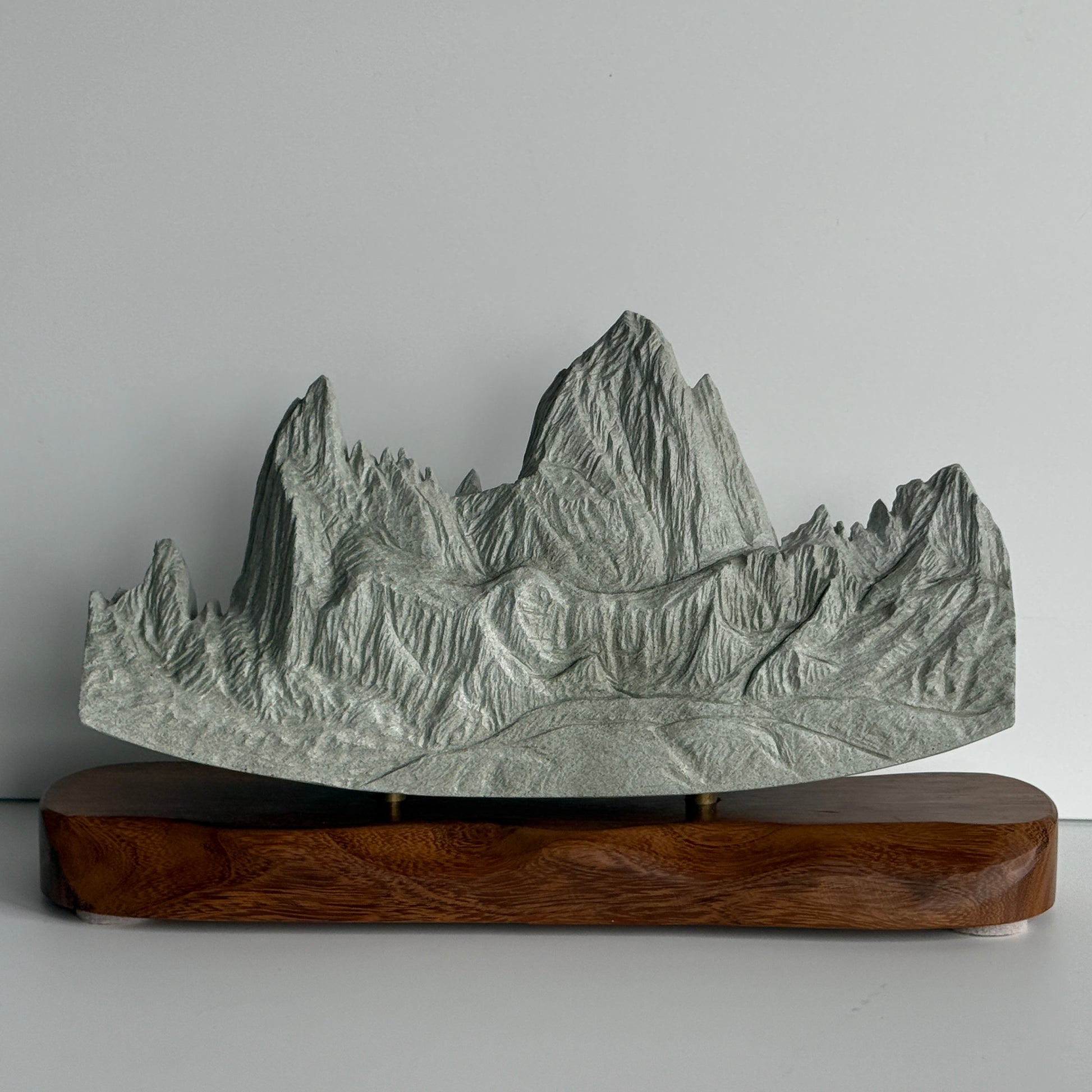 Sculpted Peaks Sculpture SMPL 130