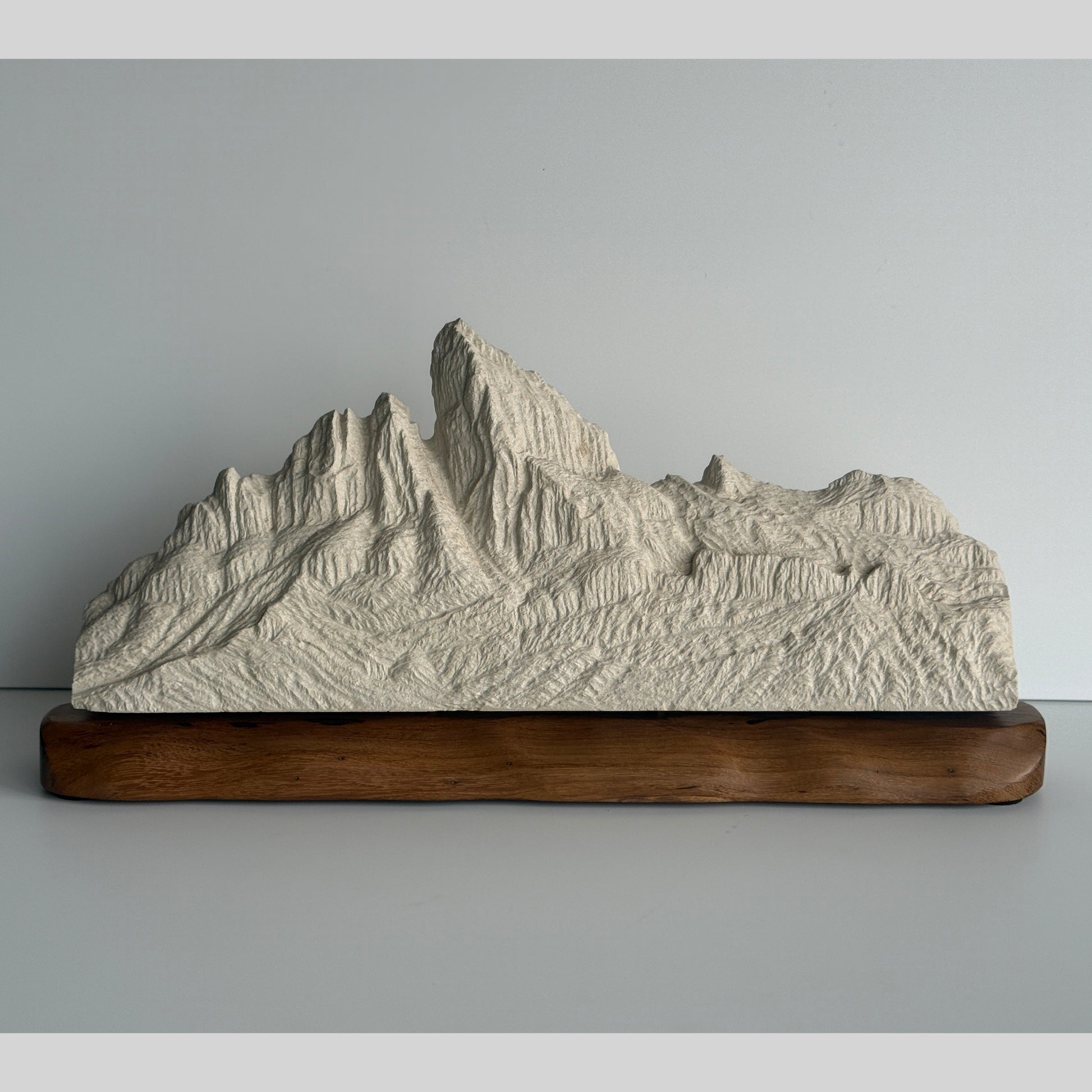 Sculpted Peaks Sculpture SMPL 136
