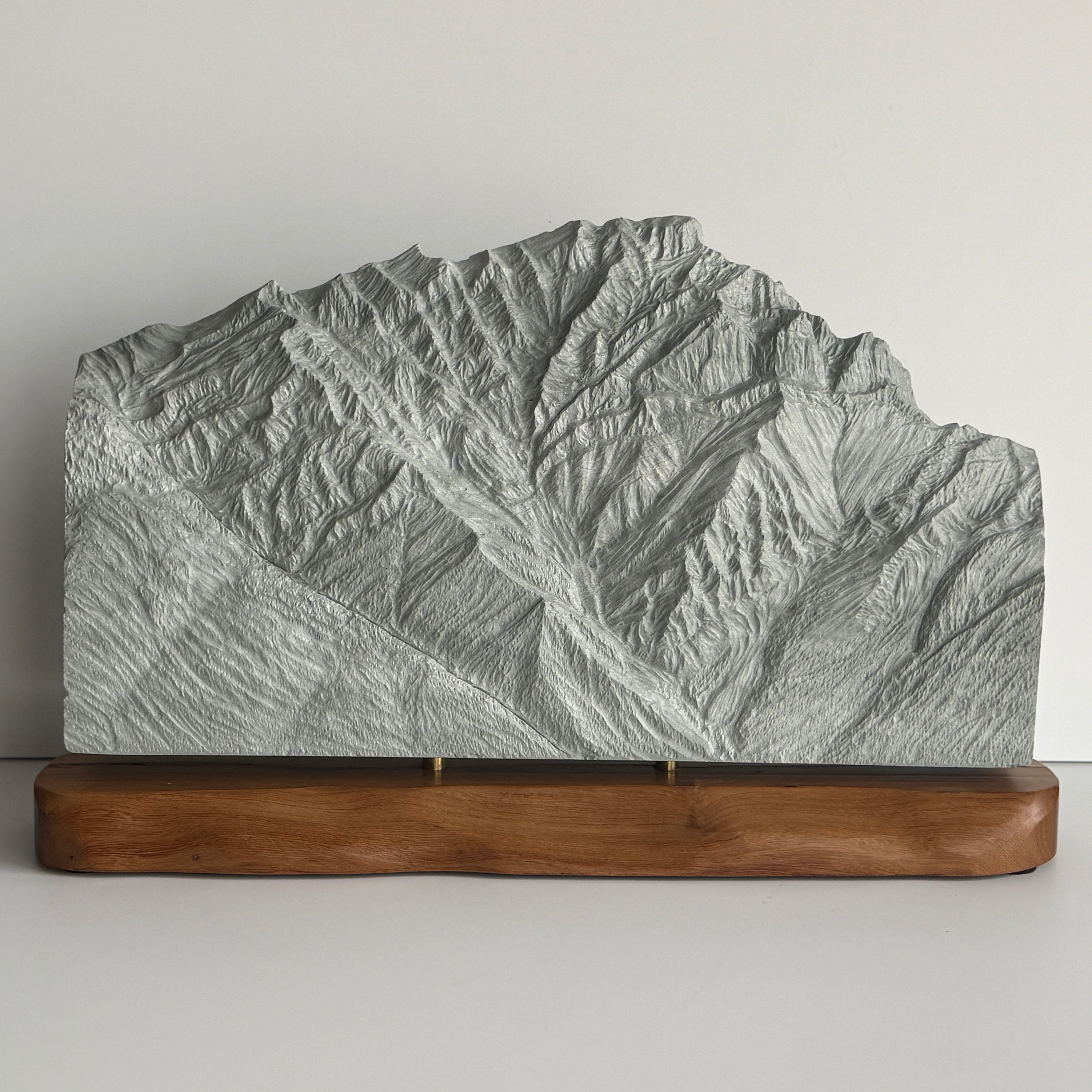 Sculpted Peaks Sculpture SMPL 140