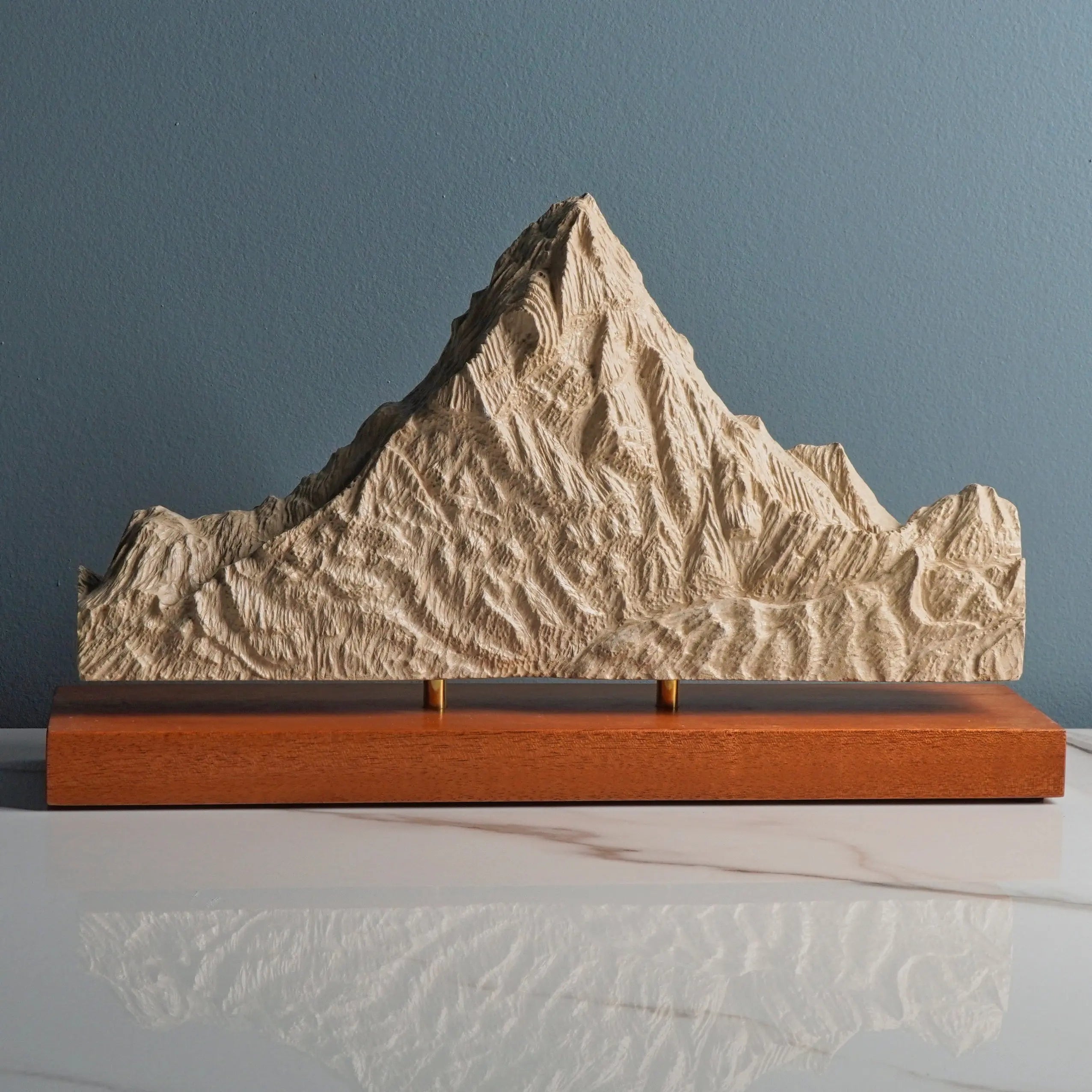 Sculpted Peaks Sculpture SMPL 153