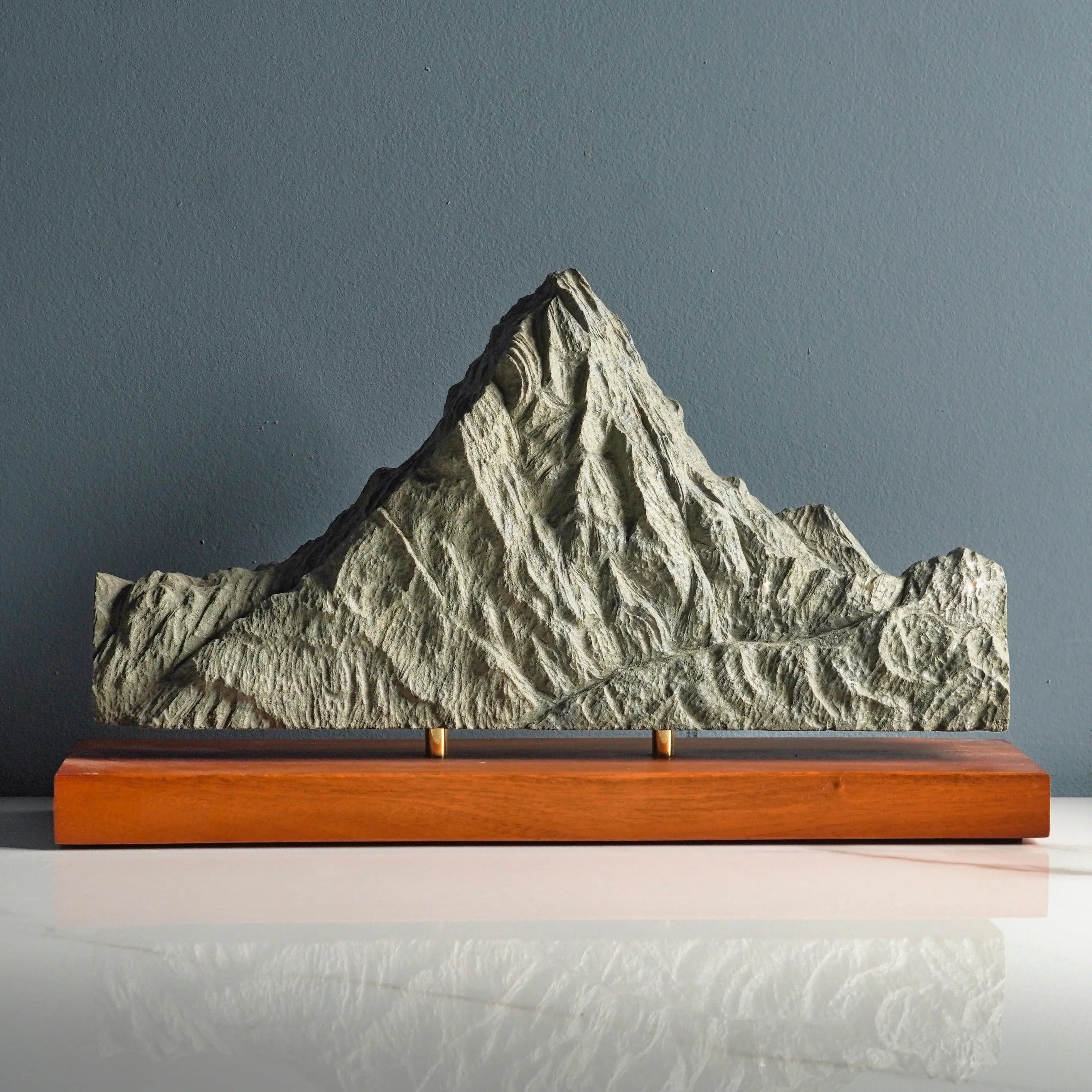 Sculpted Peaks Sculpture SMPL 155