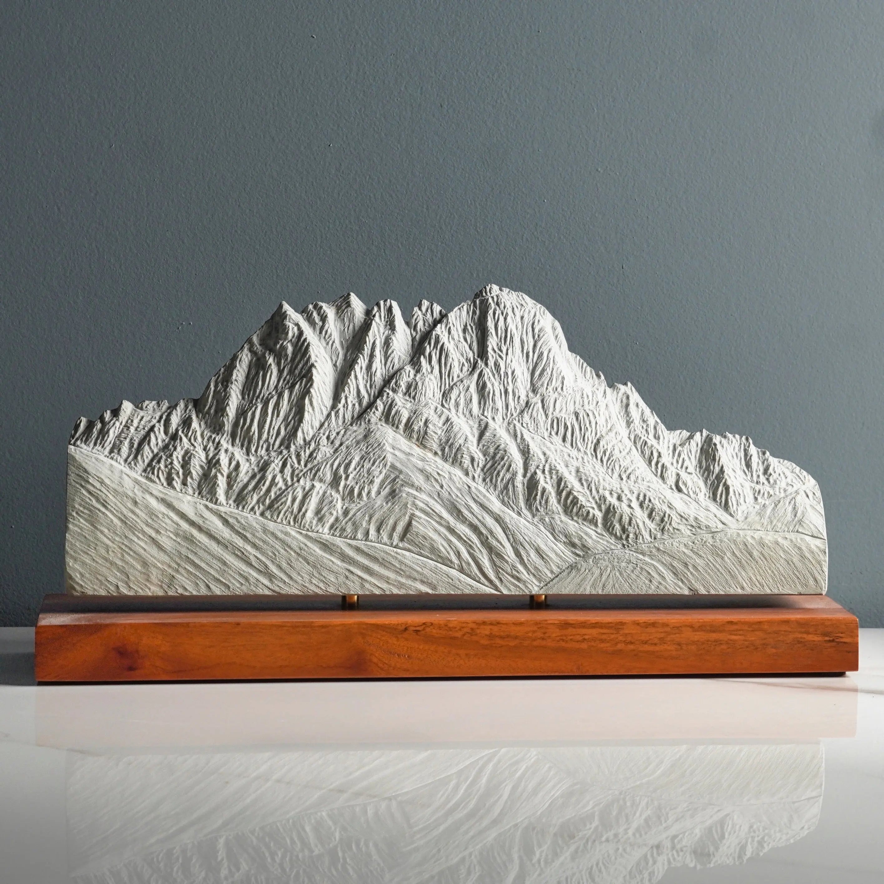 Sculpted Peaks Sculpture SMPL 164
