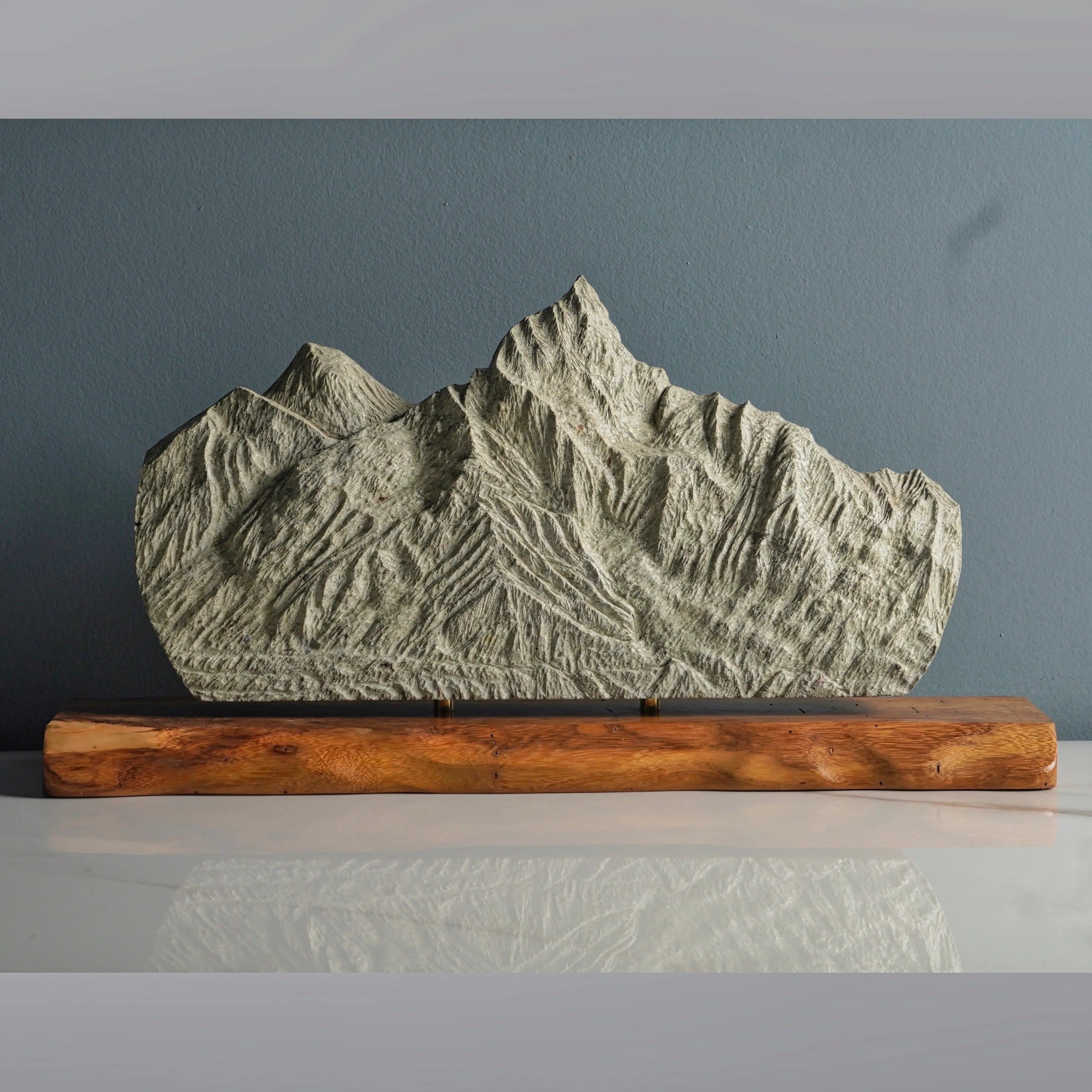 Sculpted Peaks Sculpture SMPL 178