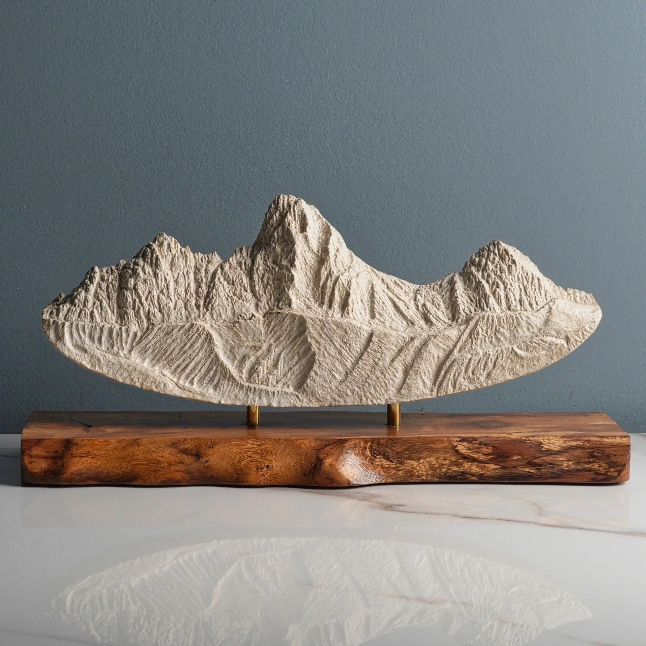 Sculpted Peaks Sculpture SMPL 185