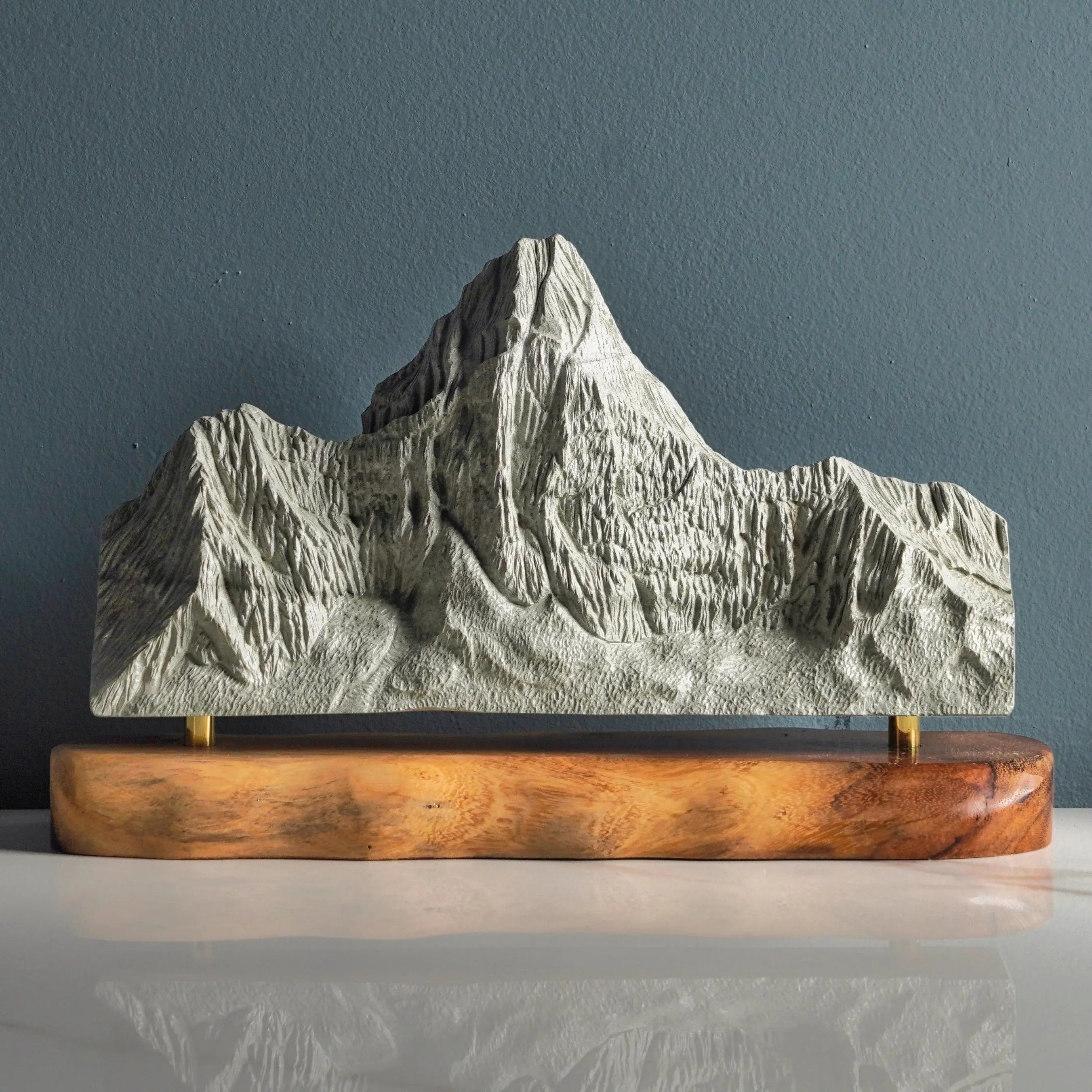 Sculpted Peaks Sculpture SMPL 211