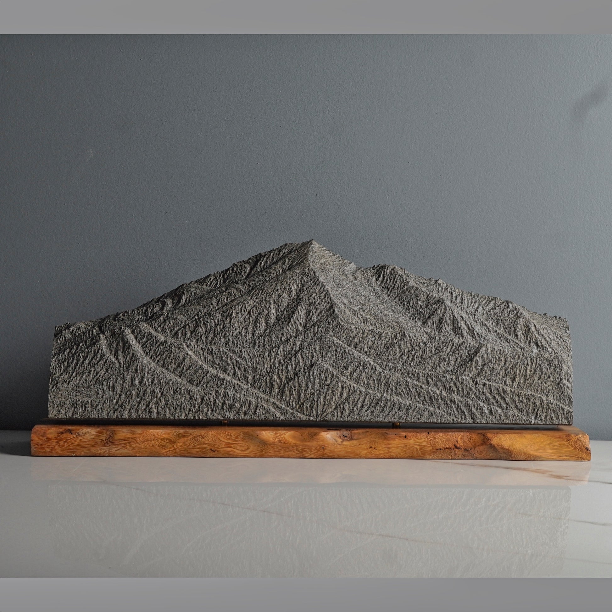 Sculpted Peaks Sculpture SMPL 242