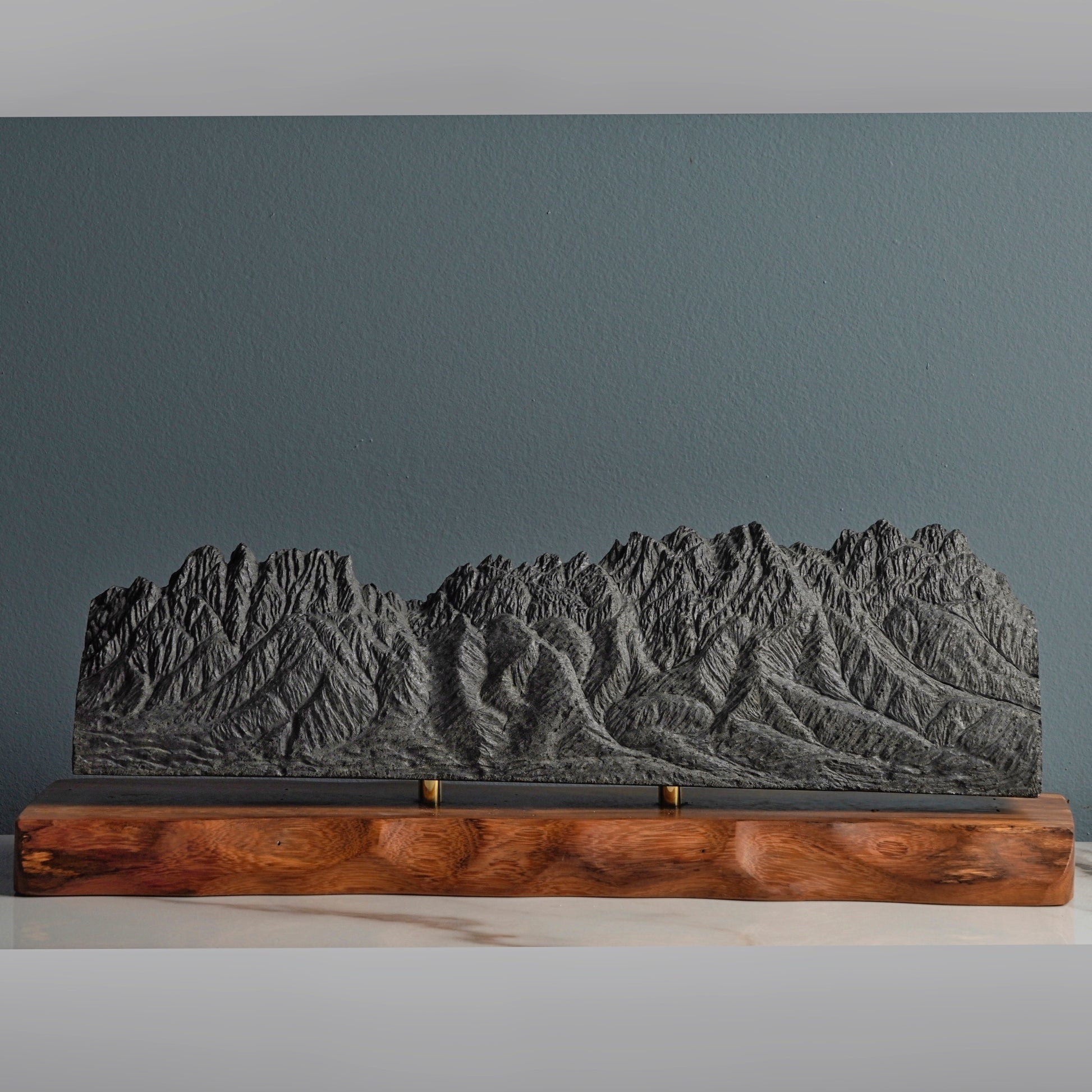 Sculpted Peaks Sculpture SMPL 269