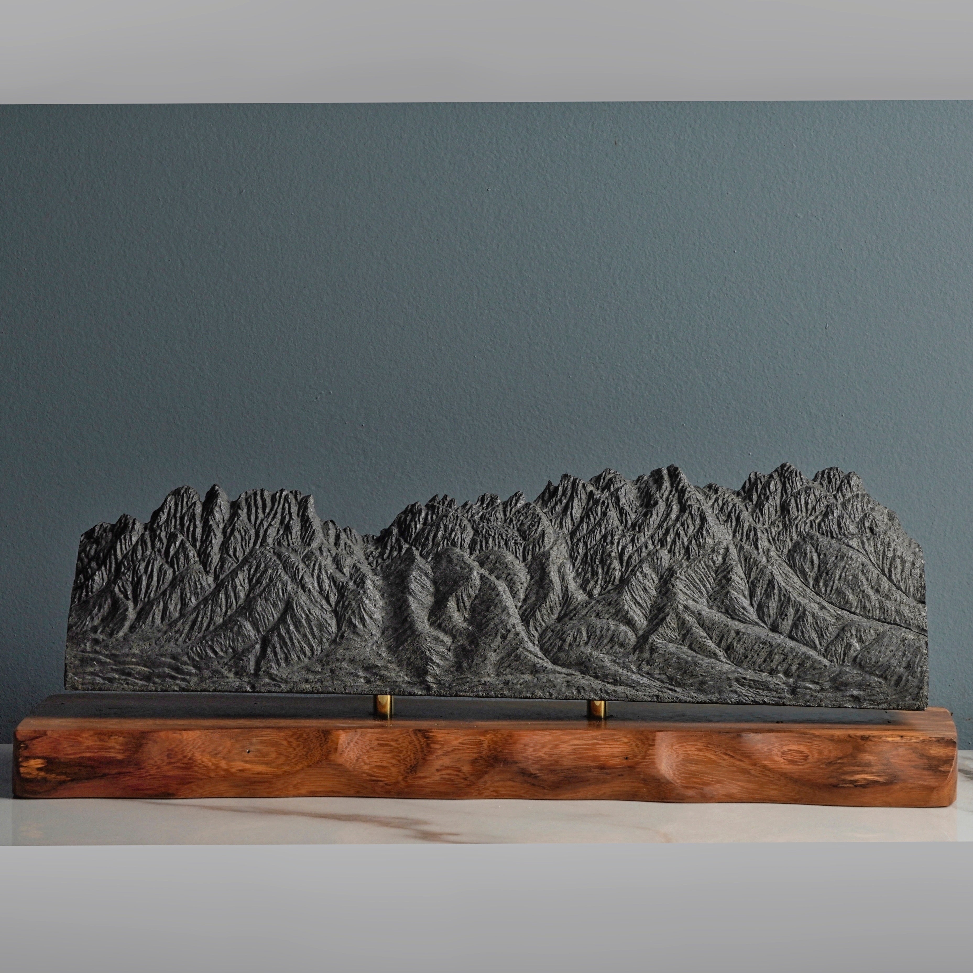 Sculpted Peaks Sculpture SMPL 269
