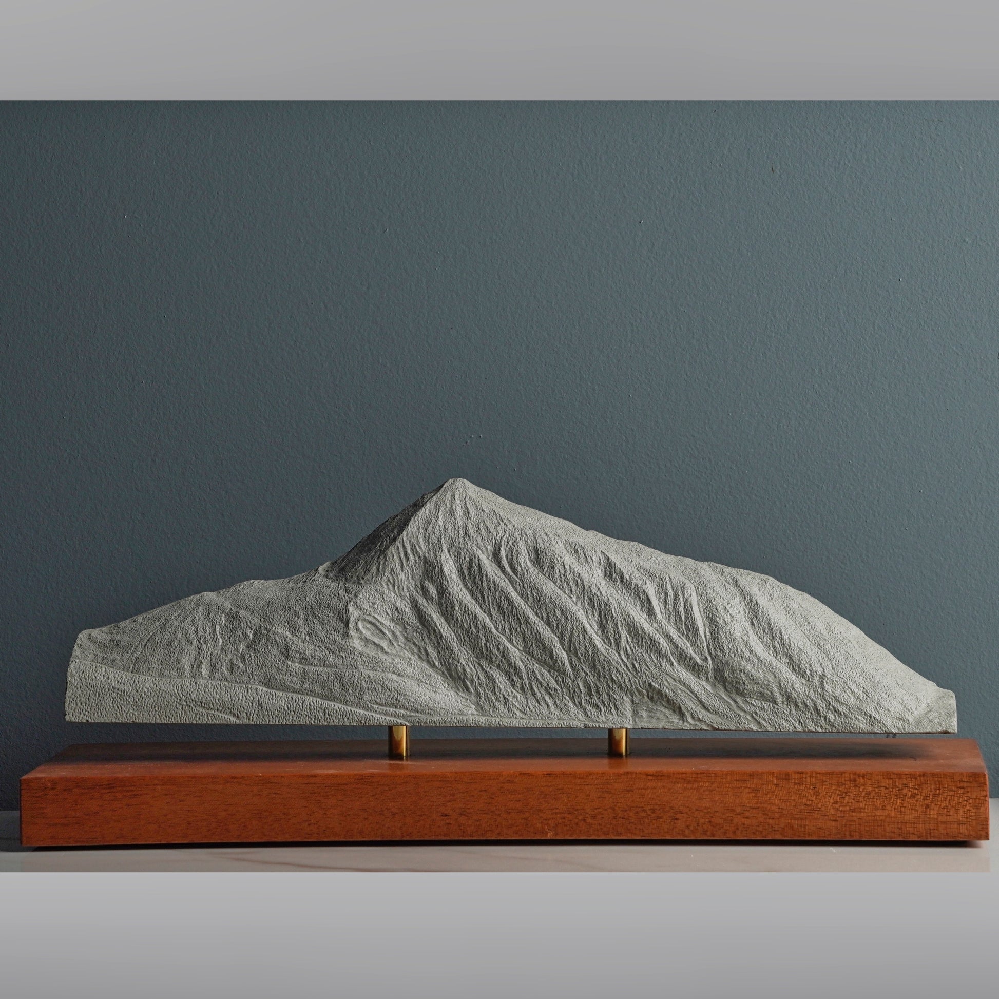 Sculpted Peaks Sculpture SMPL 270
