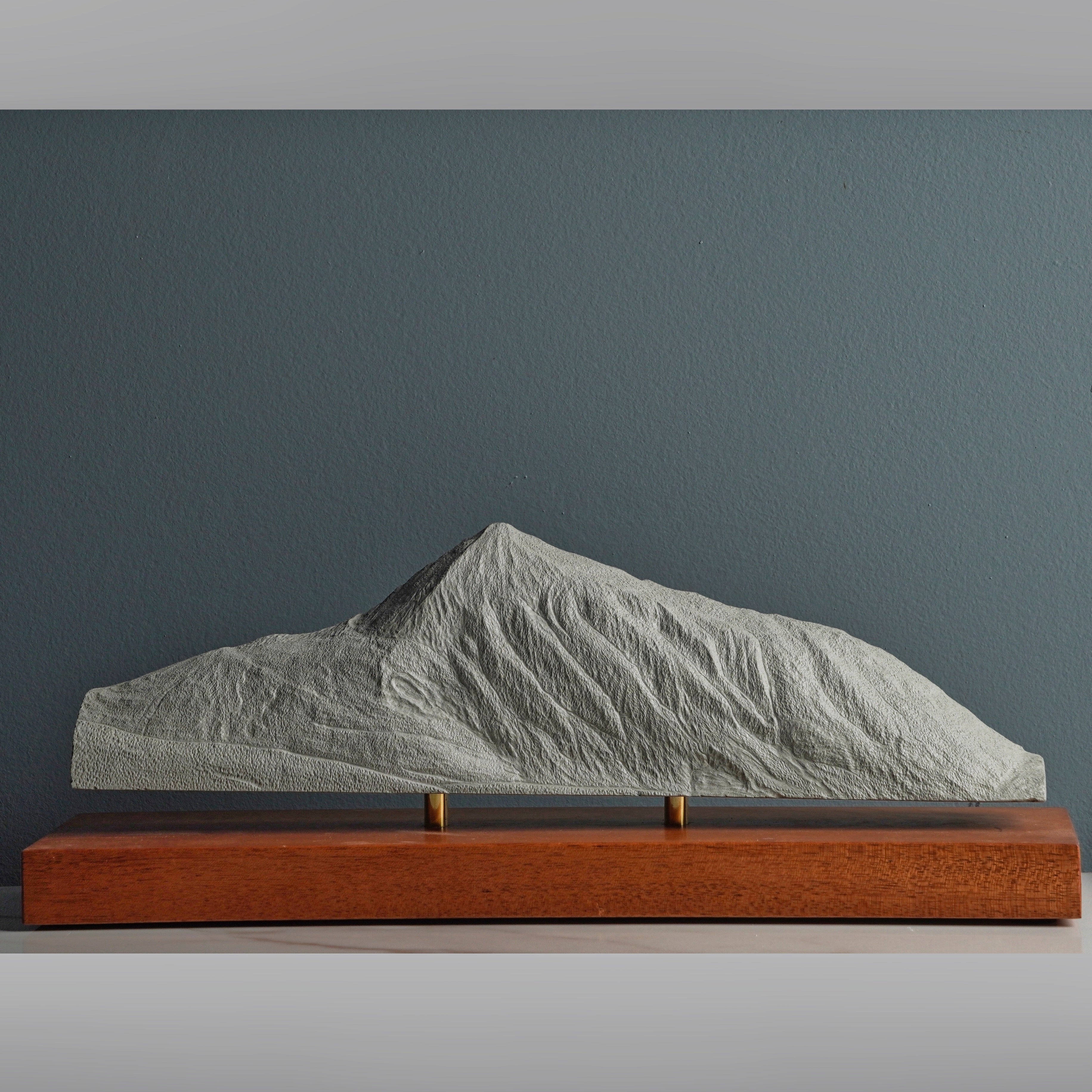 Sculpted Peaks Sculpture SMPL 270