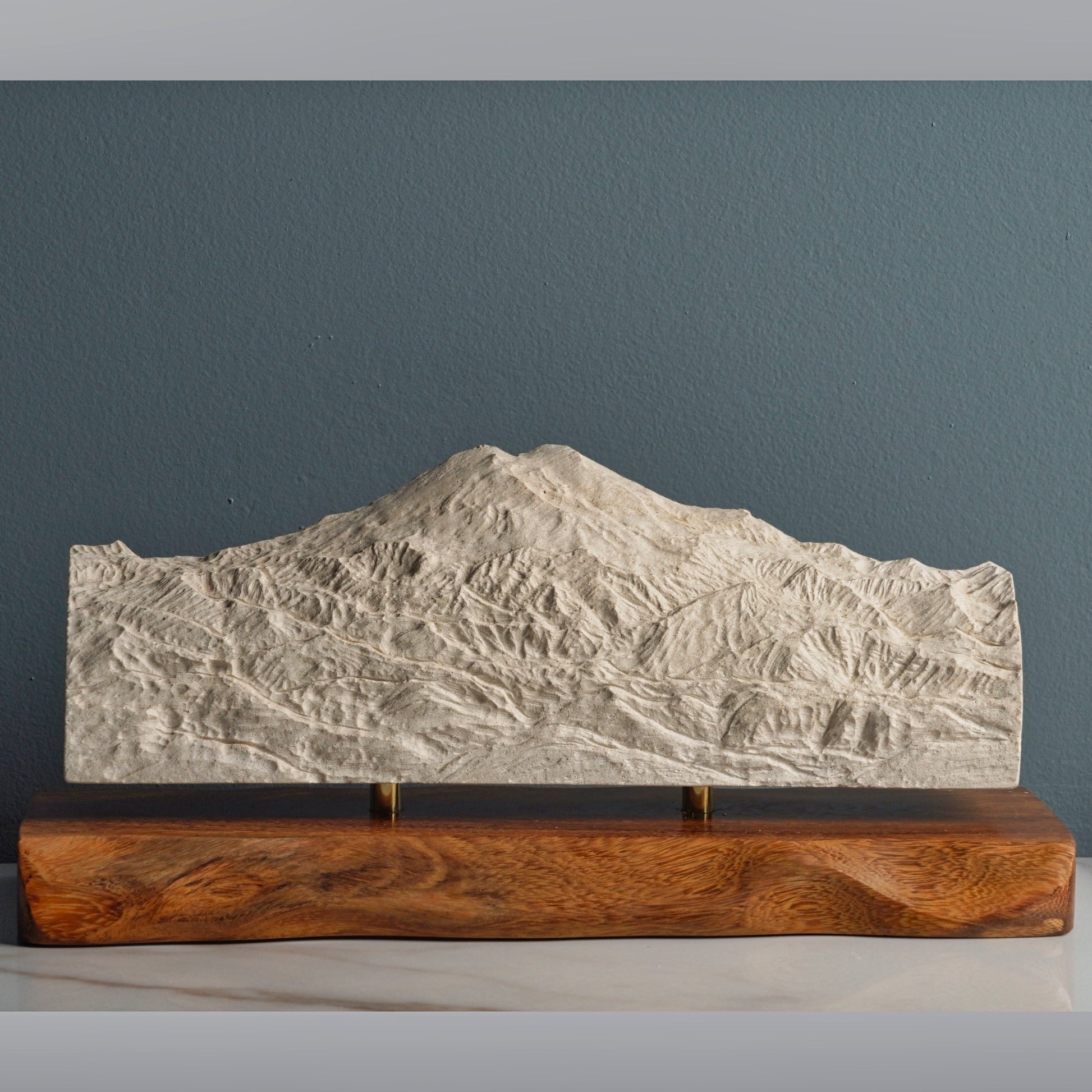 Sculpted Peaks Sculpture SMPL 272