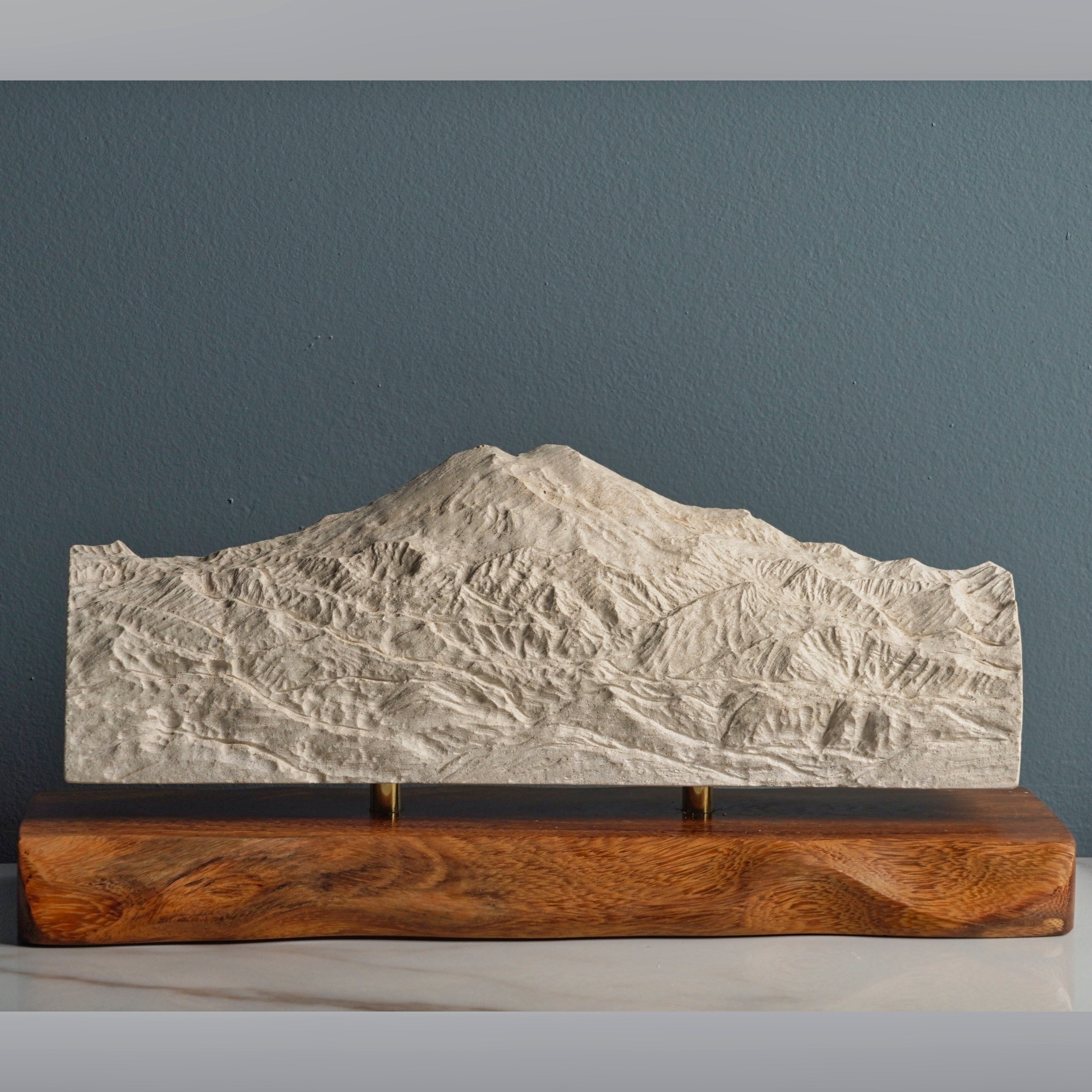 Sculpted Peaks Sculpture SMPL 272