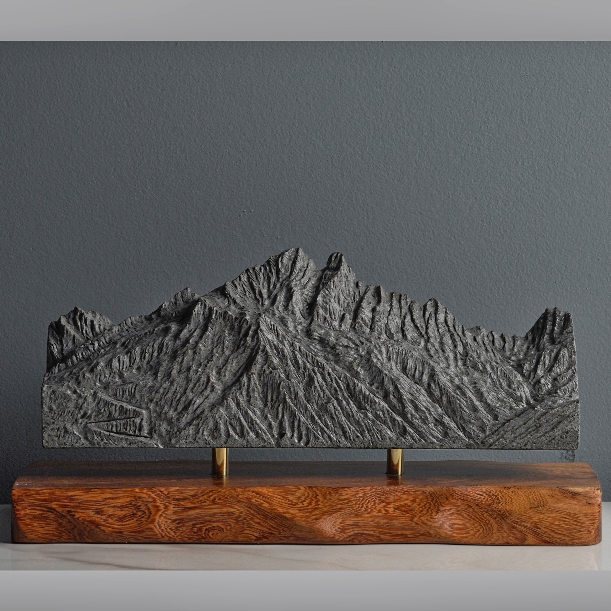 Sculpted Peaks Sculpture SMPL 276