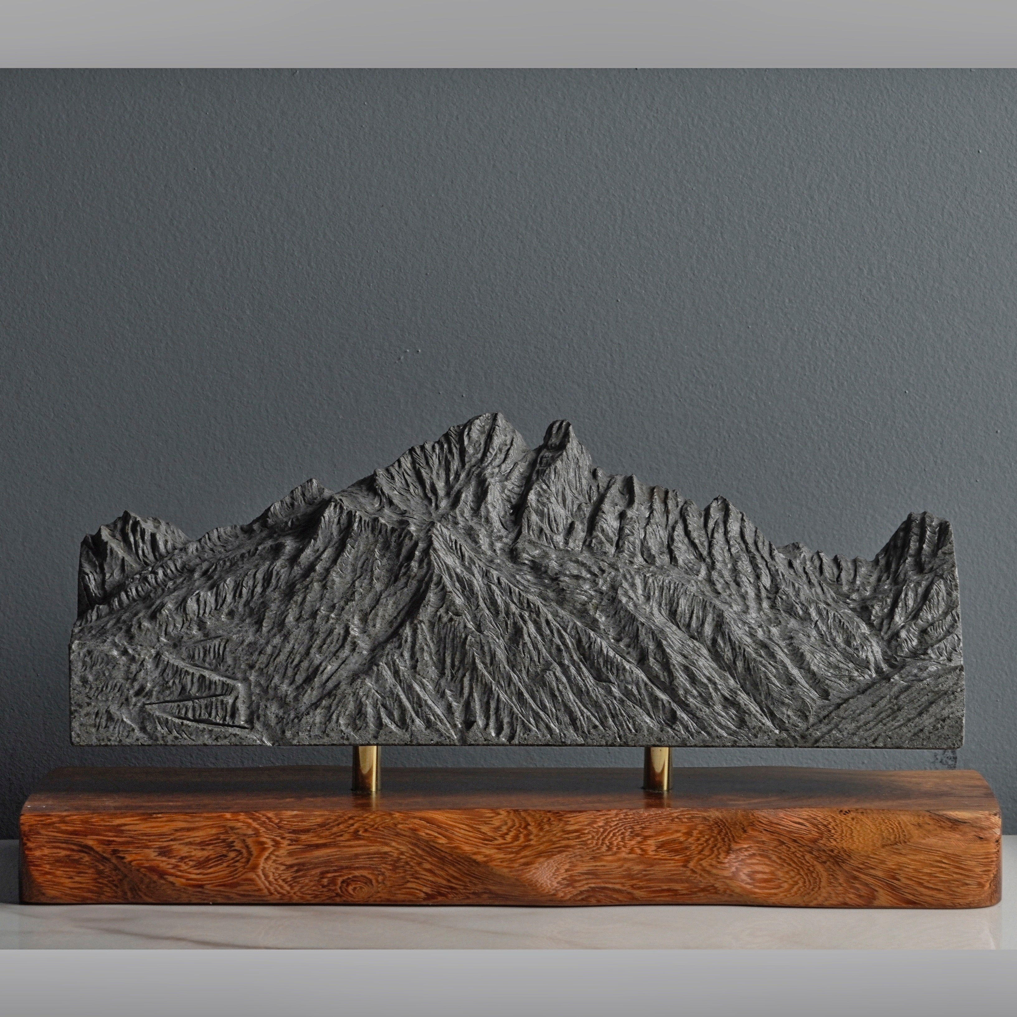 Sculpted Peaks Sculpture SMPL 276