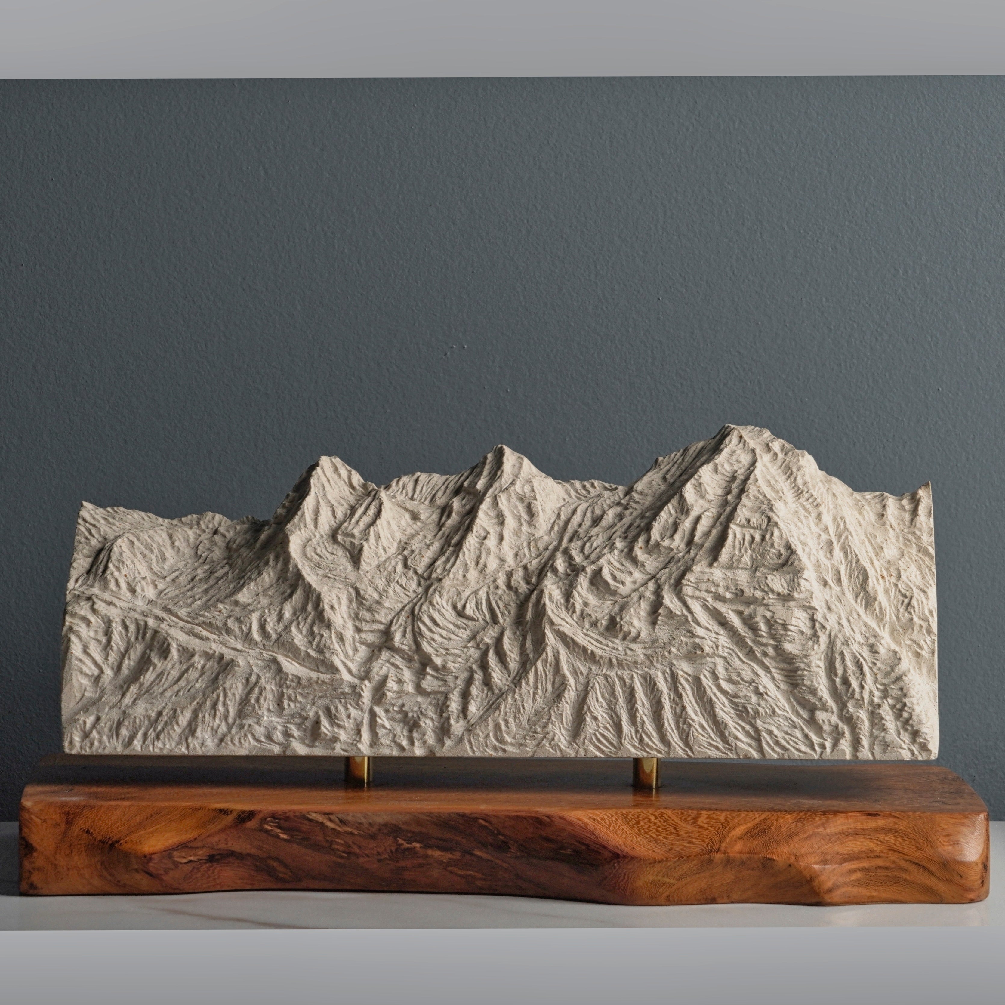 Sculpted Peaks Sculpture SMPL 277