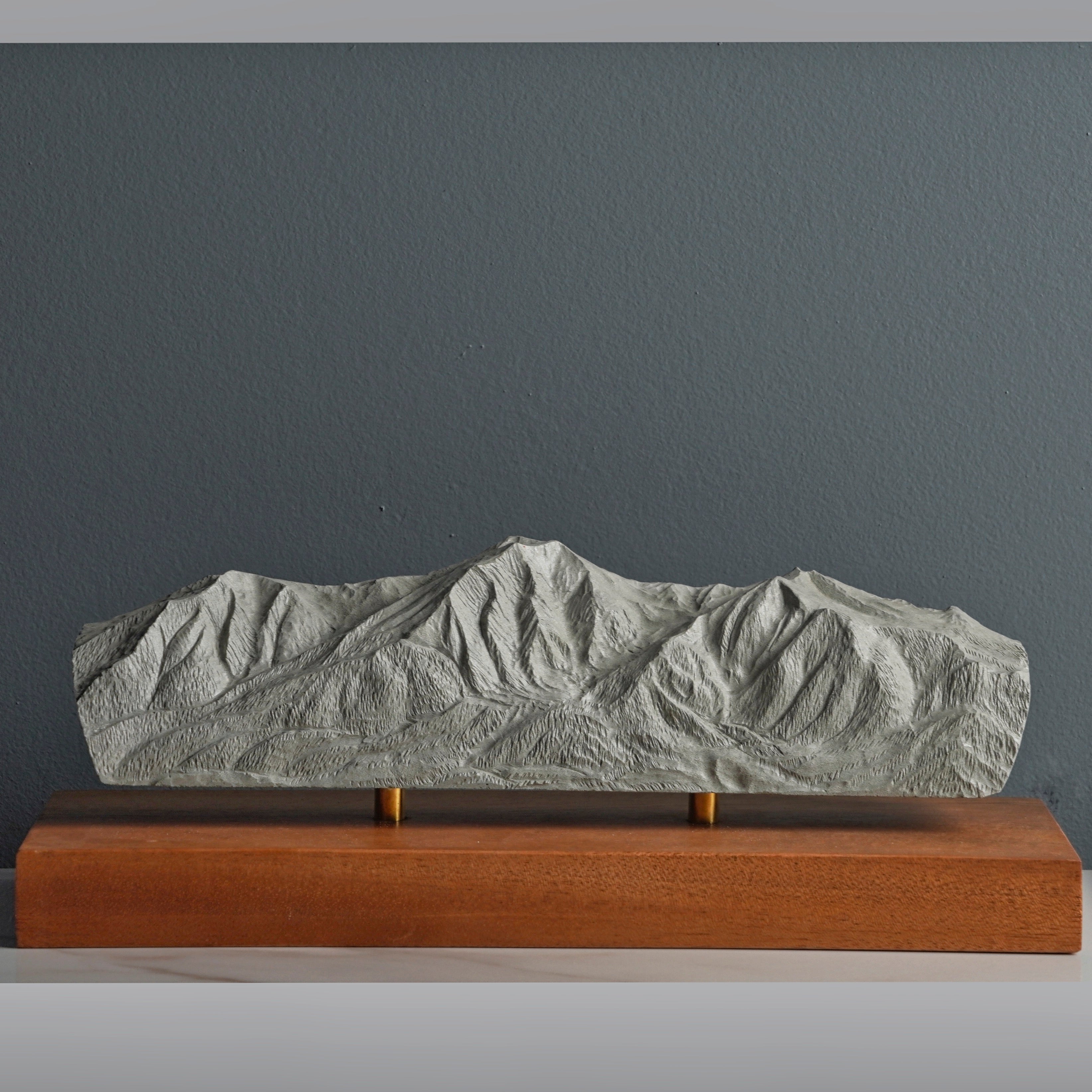 Sculpted Peaks Sculpture SMPL 278