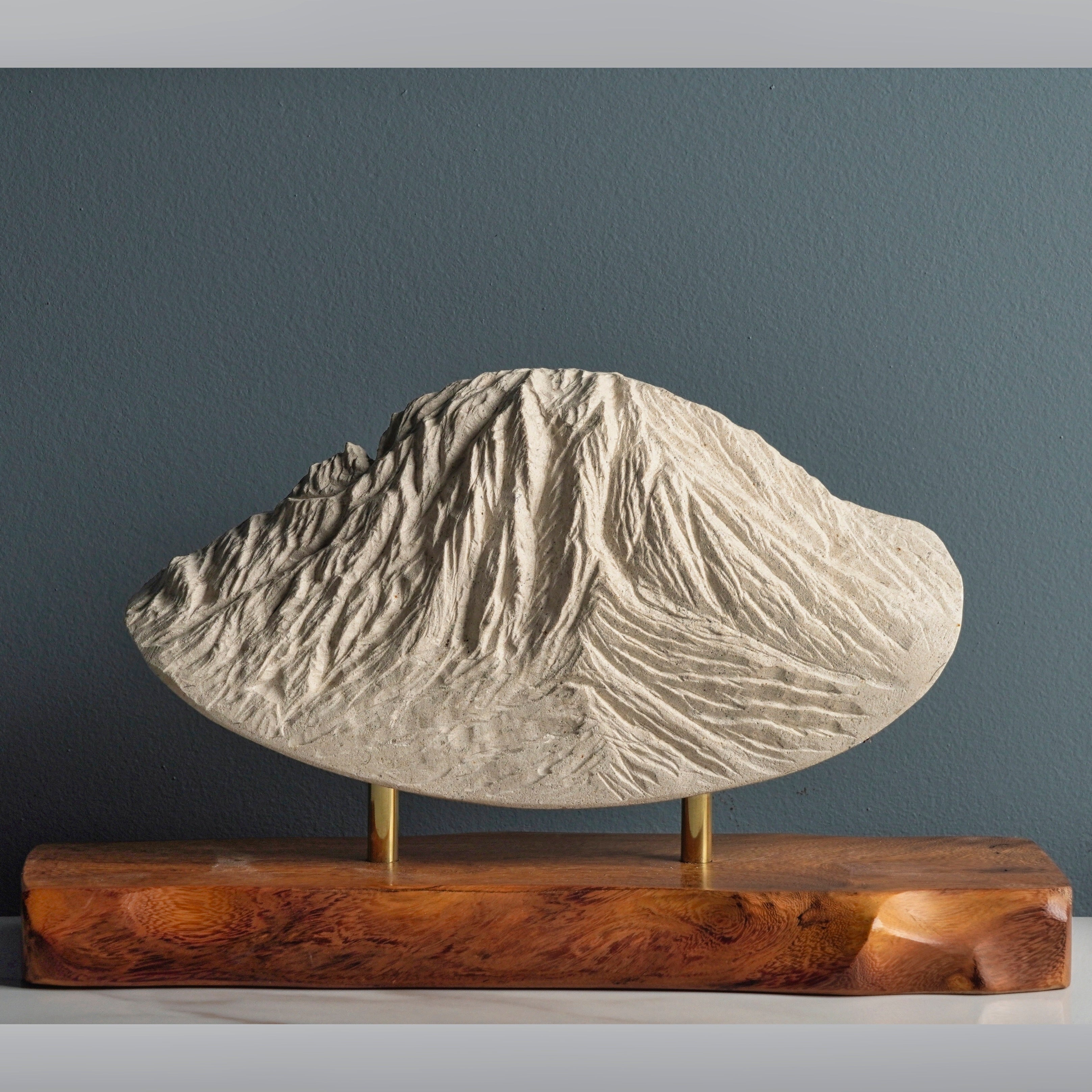 Sculpted Peaks Sculpture SMPL 279