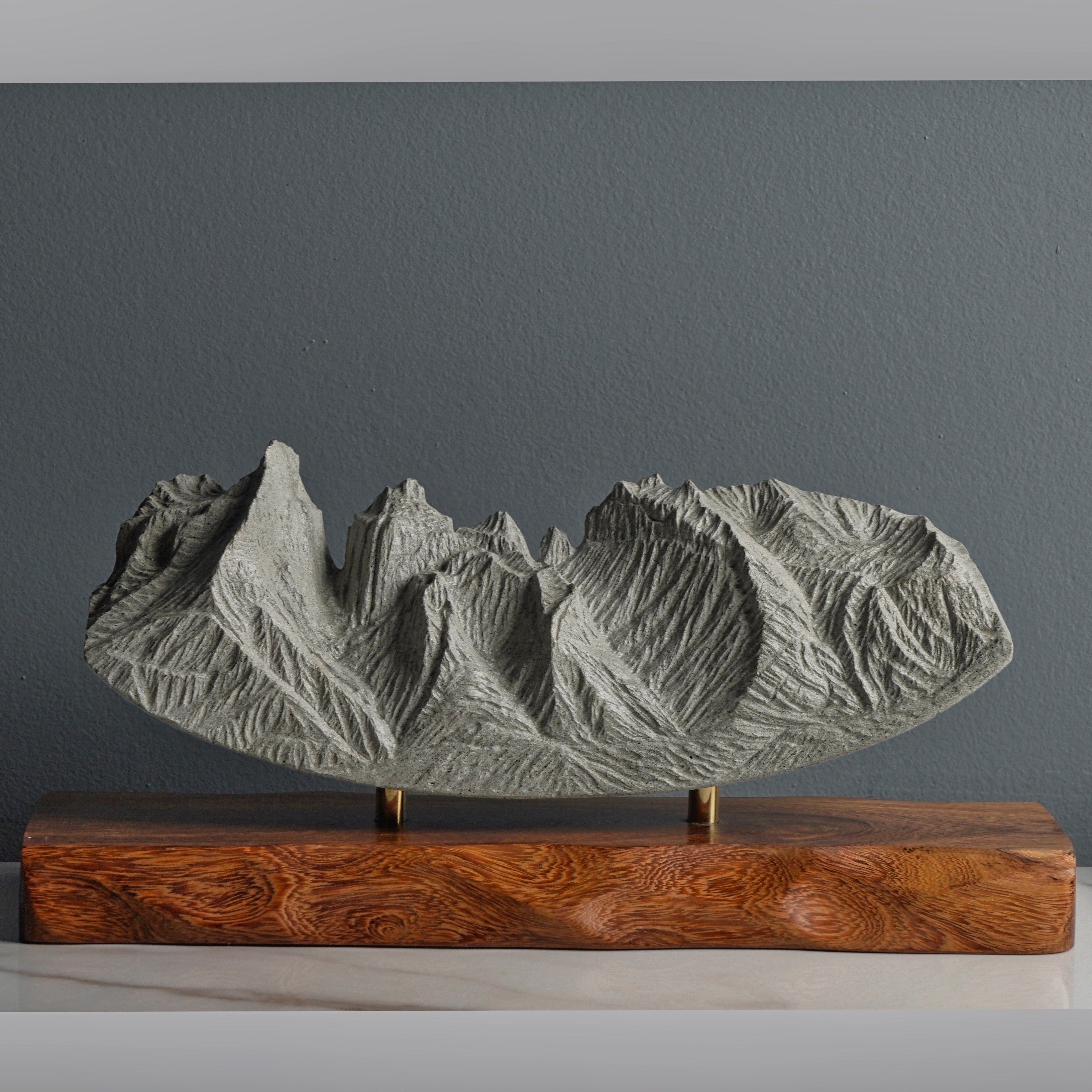 Sculpted Peaks Sculpture SMPL 280