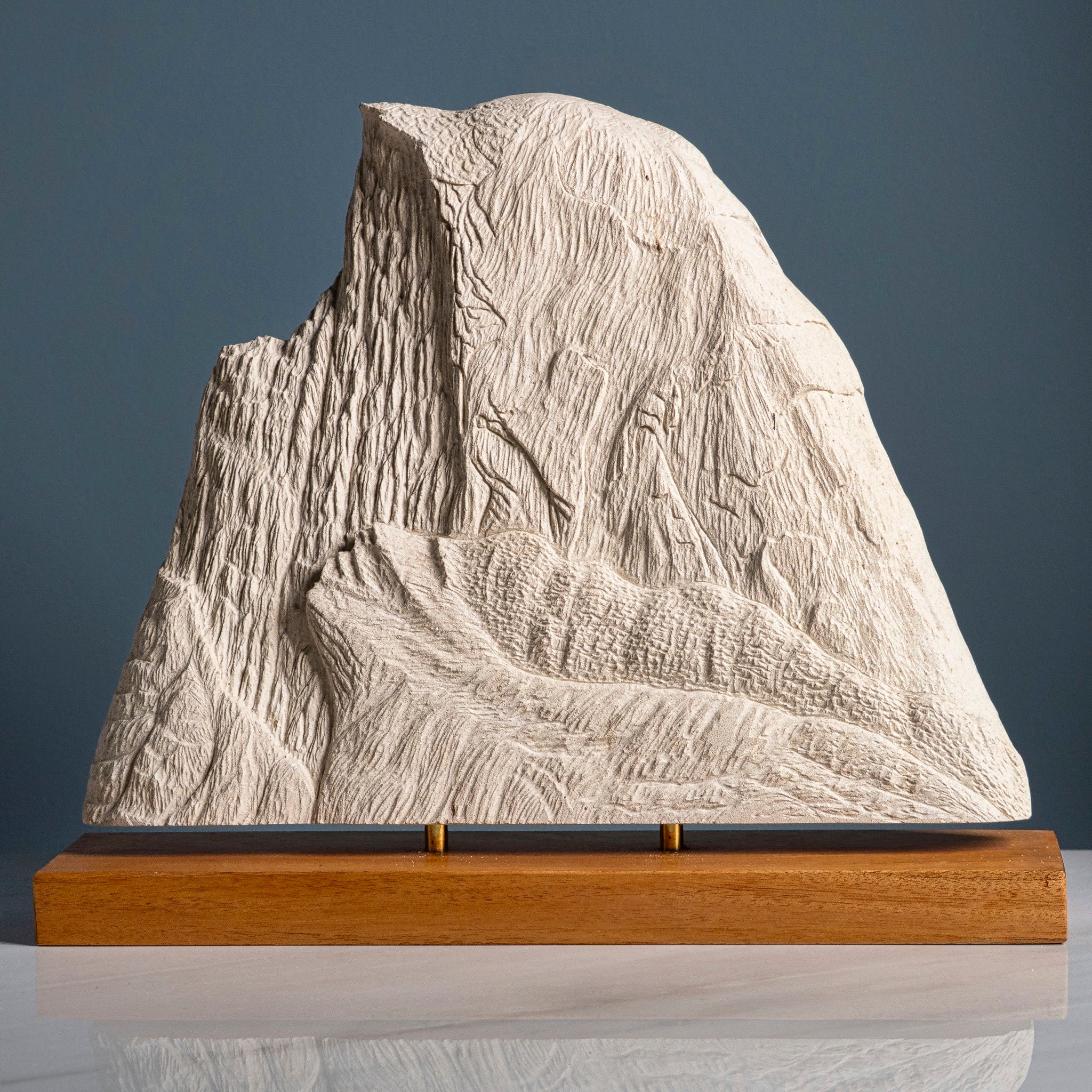 Sculpted Peaks Sculpture SMPL 42