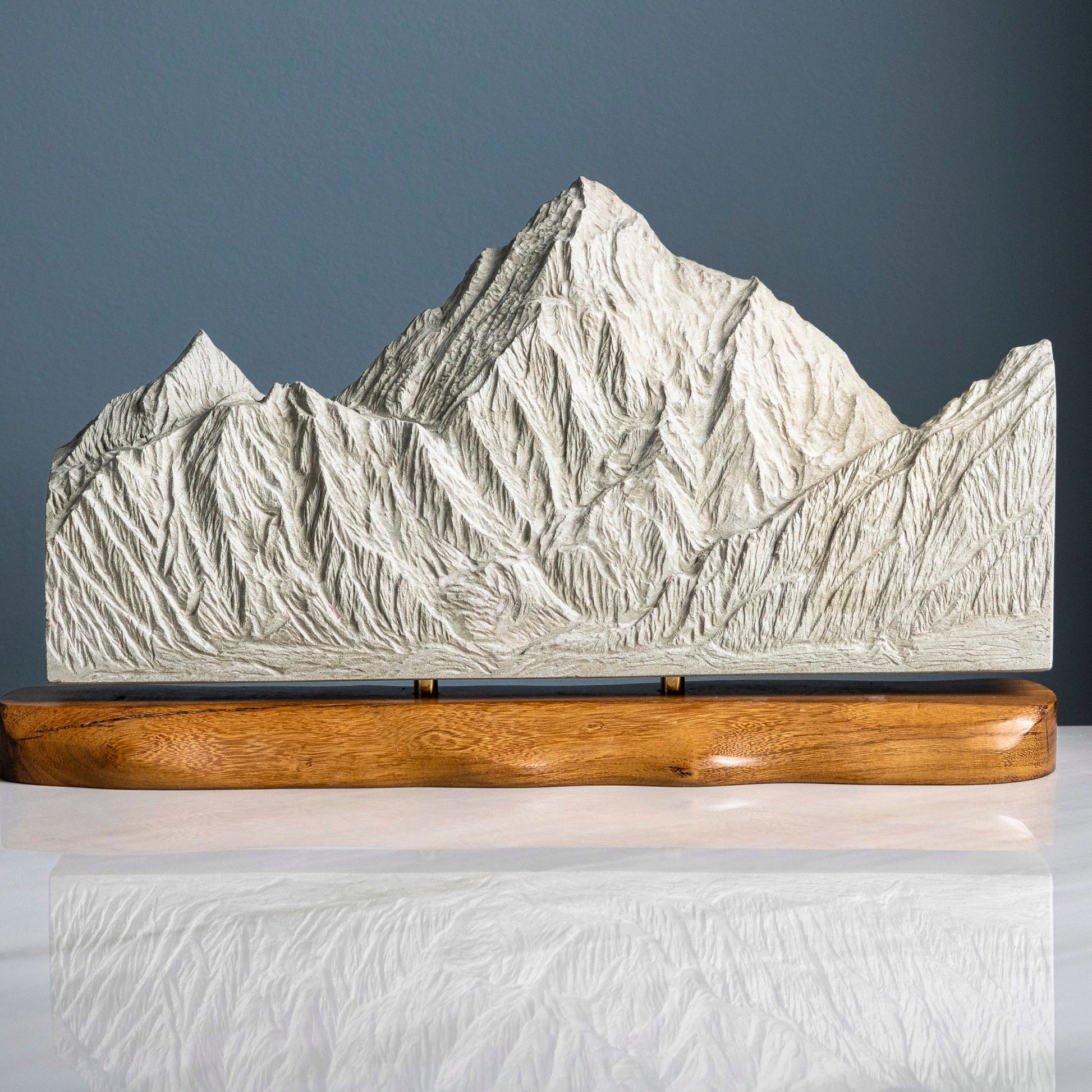Sculpted Peaks Sculpture SMPL 77